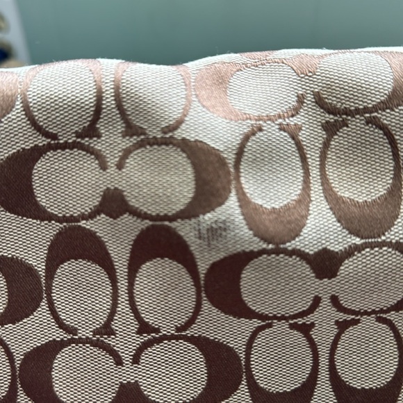 Coach Vintage Tan and Brown Signature Shoulder Bag - Picture 16 of 16